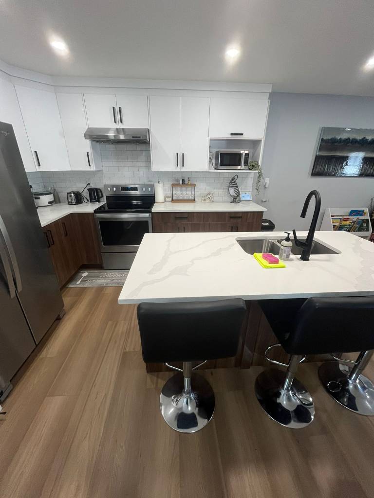 a kitchen that was cleaned by Chateau Cleaning Services in Edmonton
