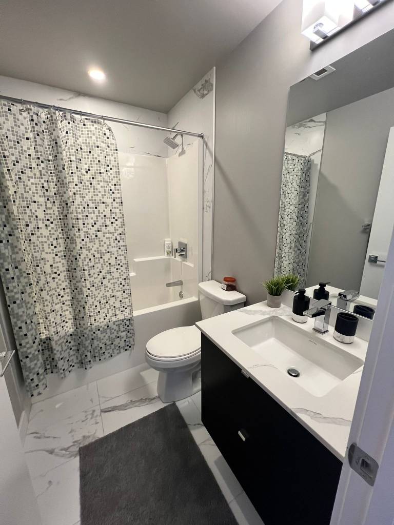 a bathroom that was cleaned by Chateau Cleaning Services in Edmonton